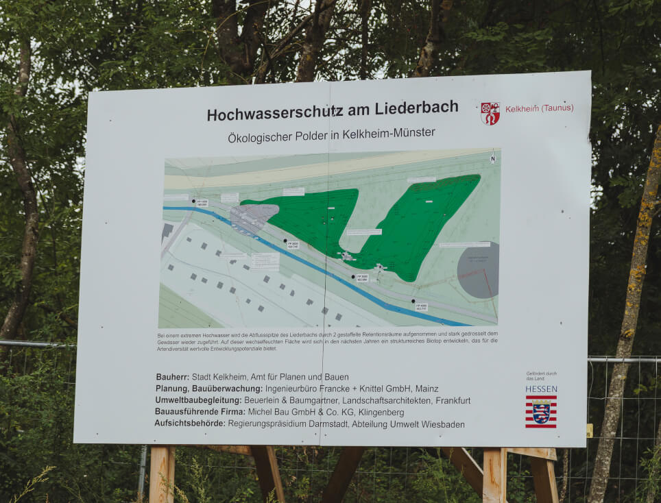 baustellenschild-hochwasserschutz-am-liederbach-polder-kelkheim-desktop-michel-bau